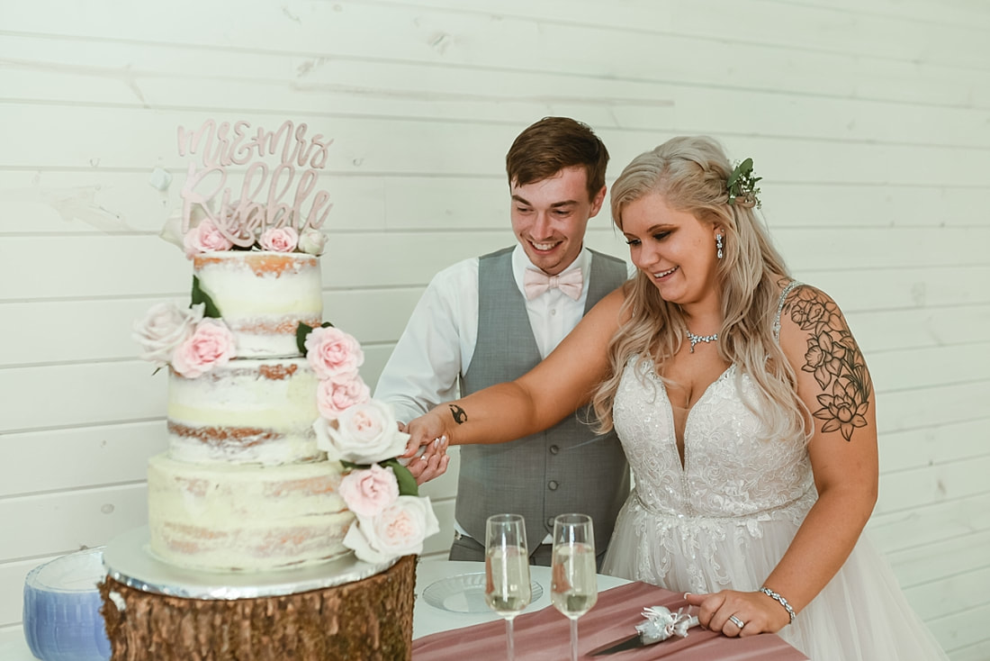 wedding reception photos on love mountain at the wedding barn in arkansas