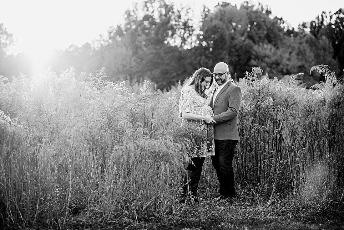 fall maternity photos at Hinton Park in Collierville, TN during golden hour