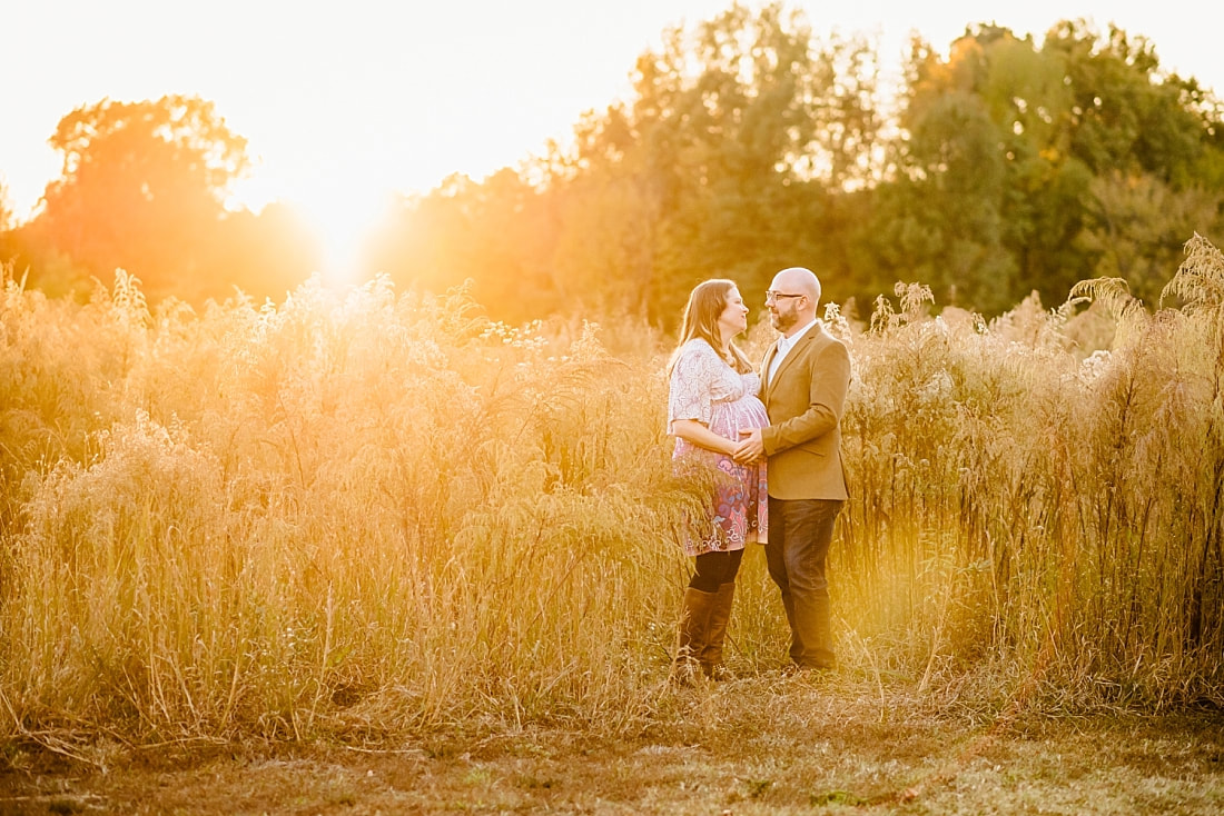 fall maternity photos at Hinton Park in Collierville, TN during golden hour