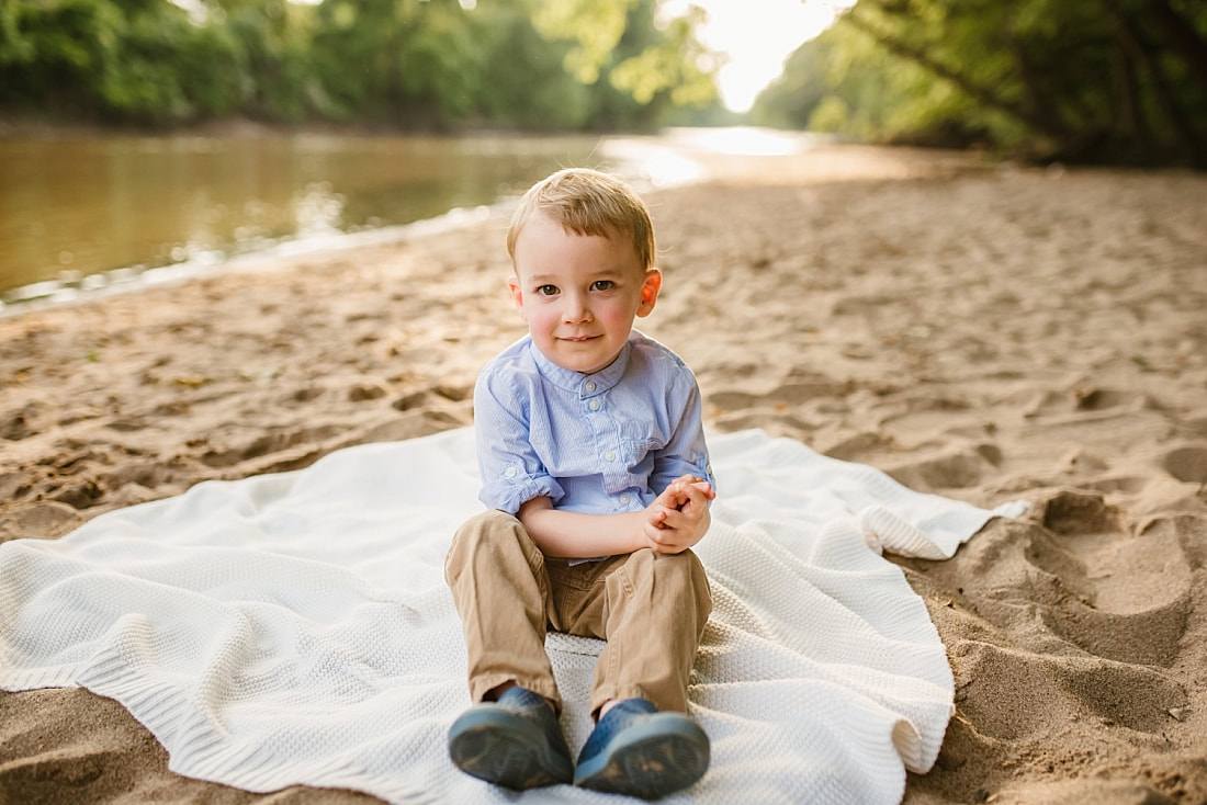 child portrait at the Wolf River in Memphis, TN