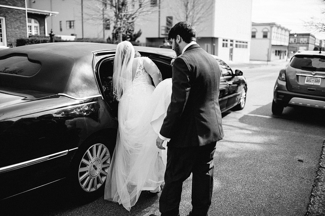 wedding reception at Pizza Grocery in Corinth, MS, Memphis wedding photographer