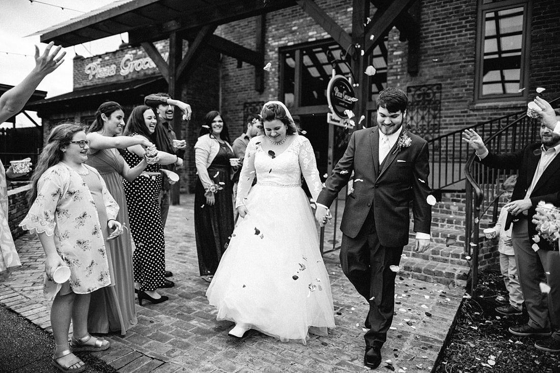 wedding reception at Pizza Grocery in Corinth, MS, Memphis wedding photographer