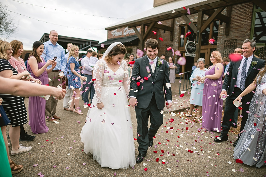 wedding reception at Pizza Grocery in Corinth, MS, Memphis wedding photographer