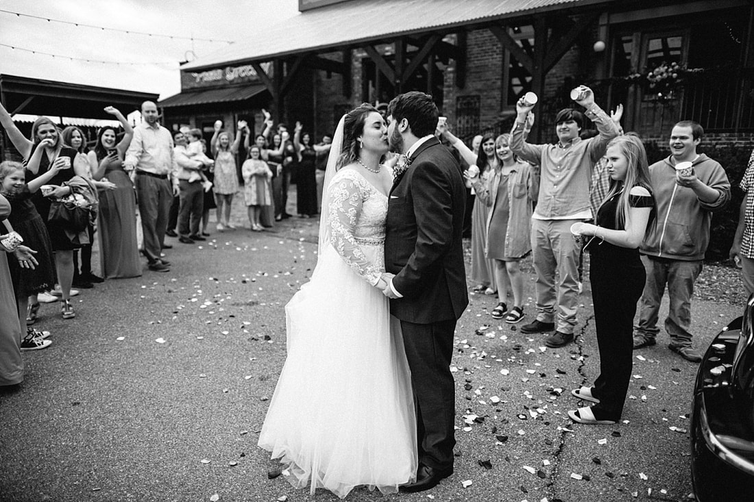 wedding reception at Pizza Grocery in Corinth, MS, Memphis wedding photographer