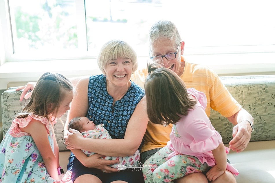grandparents meeting their newest grandbaby at Methodist Le Bonheur Germantown Hospital