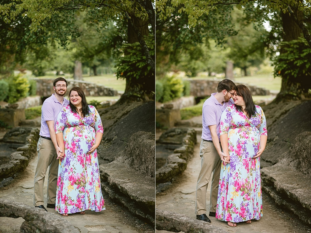 maternity photoshoot at Memorial Park in Memphis, TN