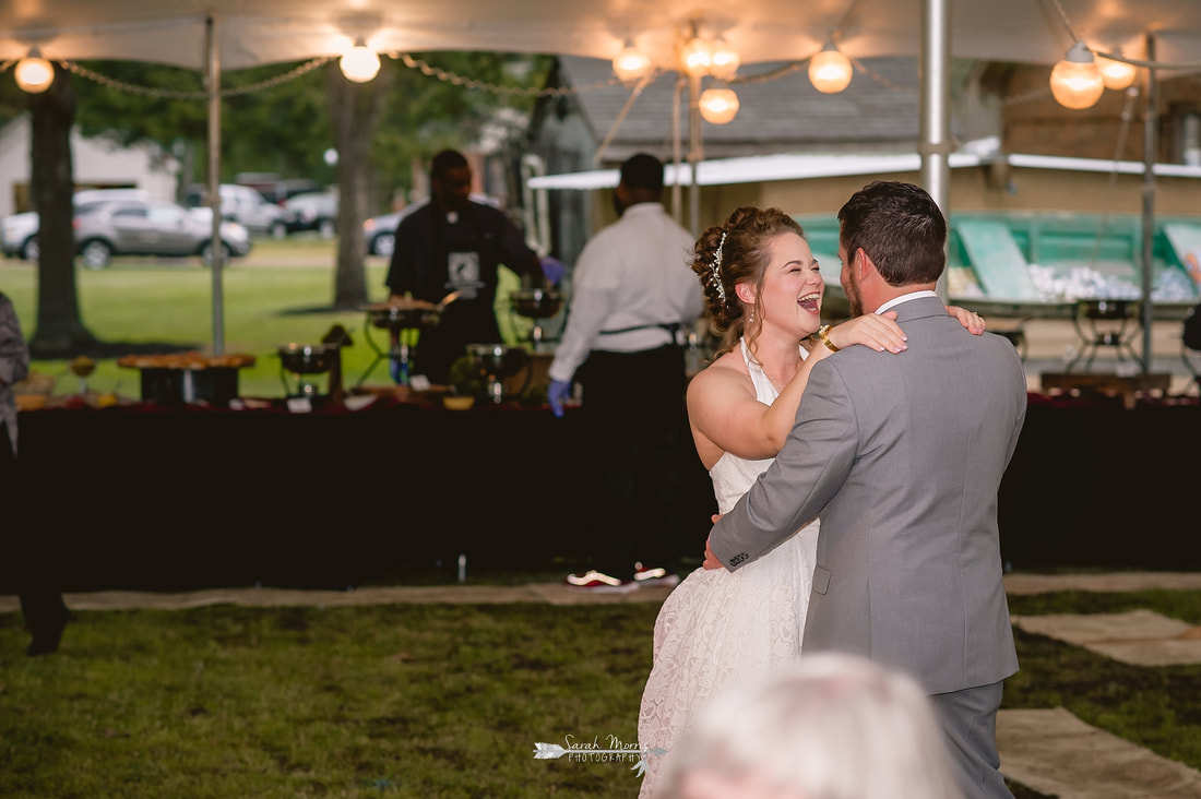 wedding reception at backyard wedding in bartlett, tn , memphis wedding photographer