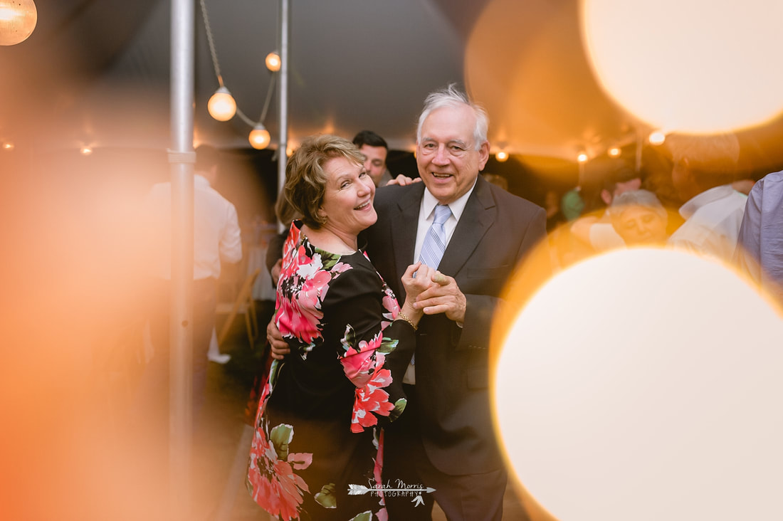 wedding reception at backyard wedding in bartlett, tn , memphis wedding photographer
