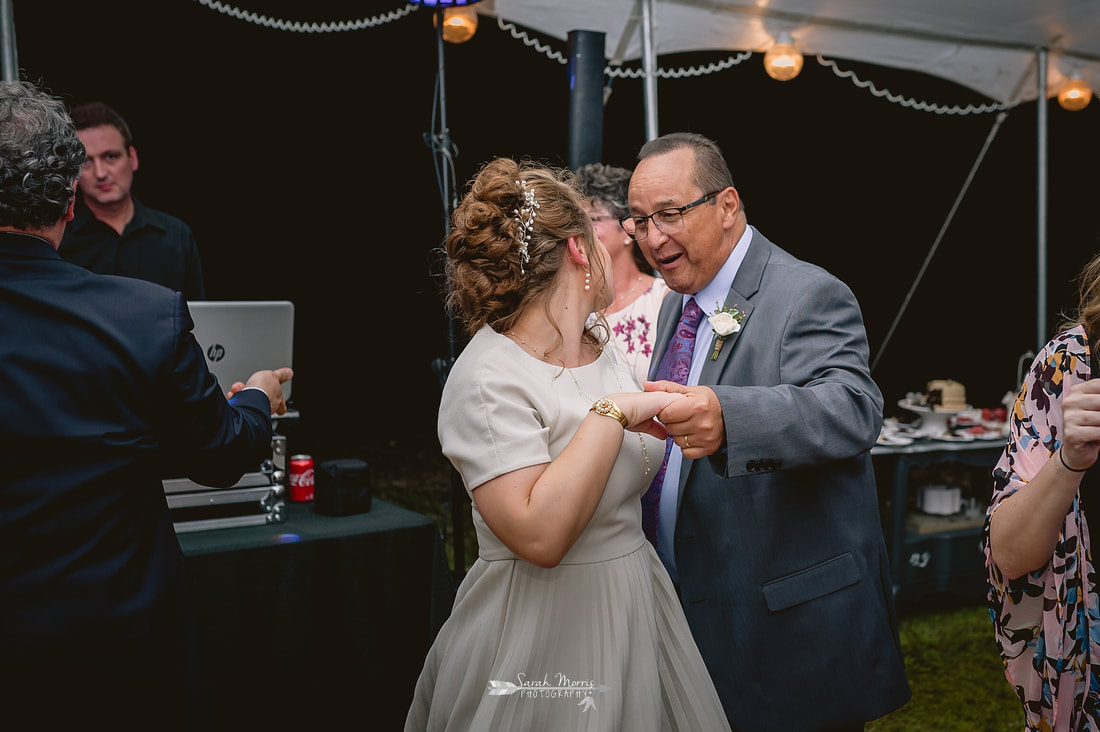wedding reception at backyard wedding in bartlett, tn , memphis wedding photographer