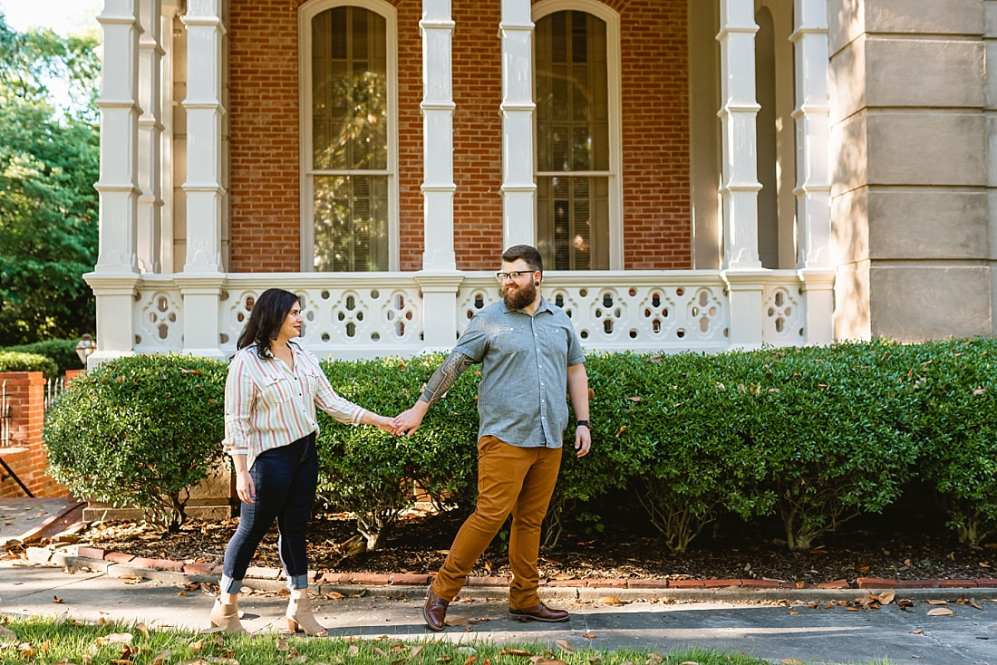 engagement photos in the front lawn of the historic Woodruff-Fontaine House in Memphis