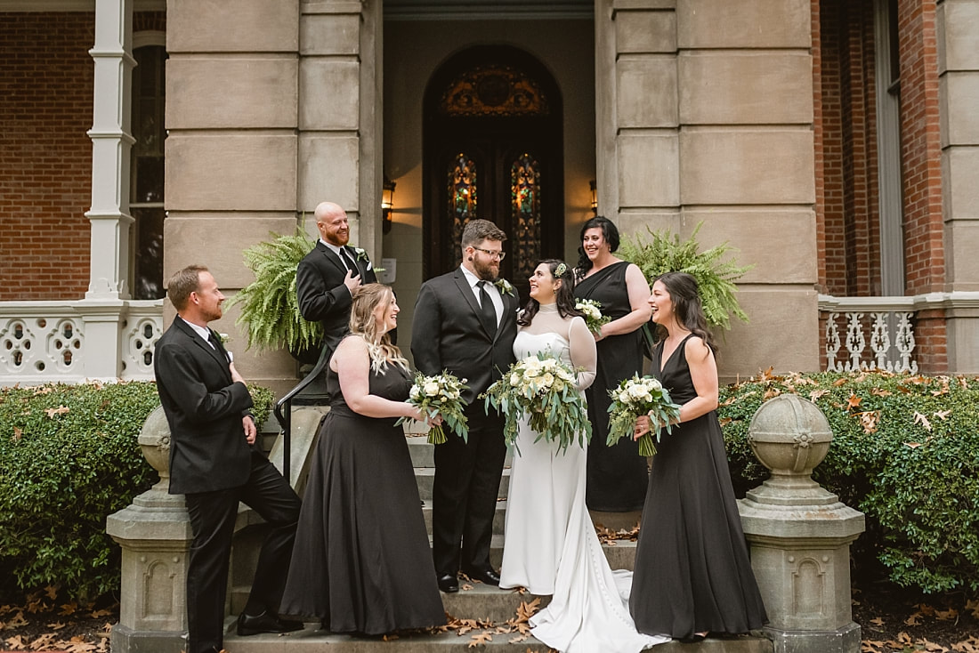 wedding party on the front lawn at Woodruff-Fontaine in Memphis, TN