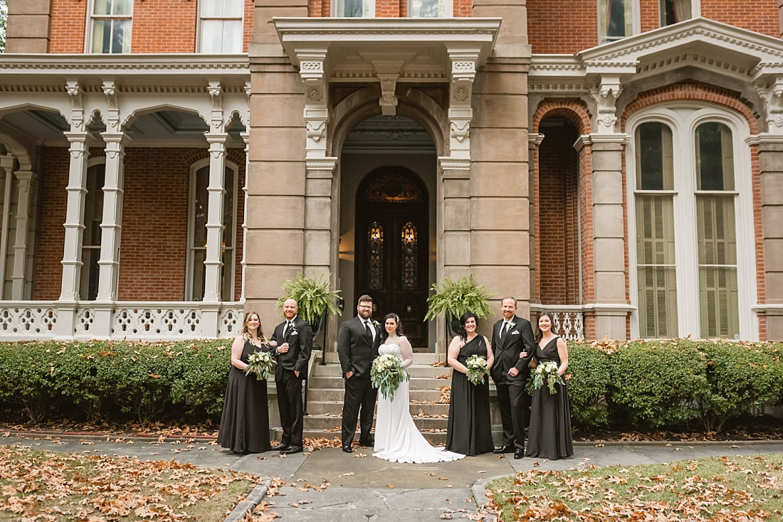 wedding party on the front lawn at Woodruff-Fontaine in Memphis, TN