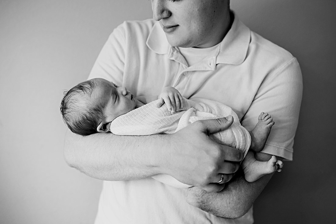 dad and newborn photo ideas- Memphis newborn photography