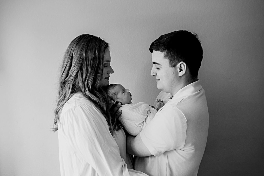 mom and dad newborn photo ideas - Memphis Newborn Photography