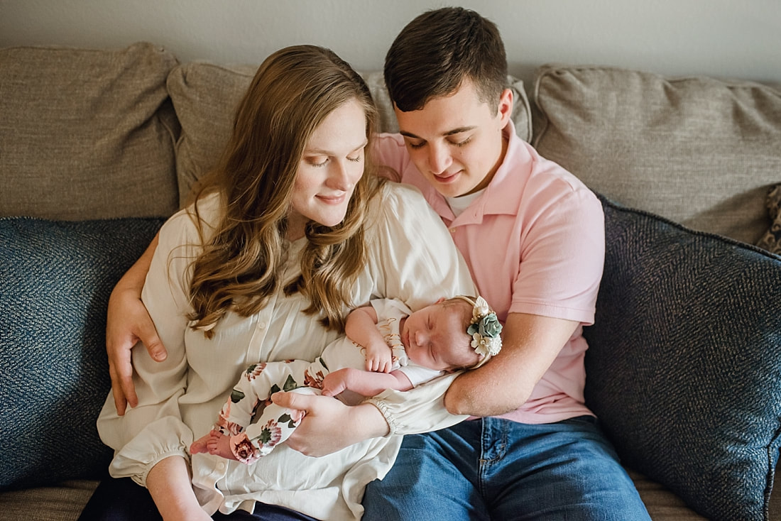 newborn photoshoot ideas at home - Memphis Newborn Photography