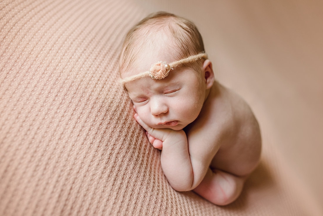 newborn photoshoot ideas - Memphis Newborn Photography