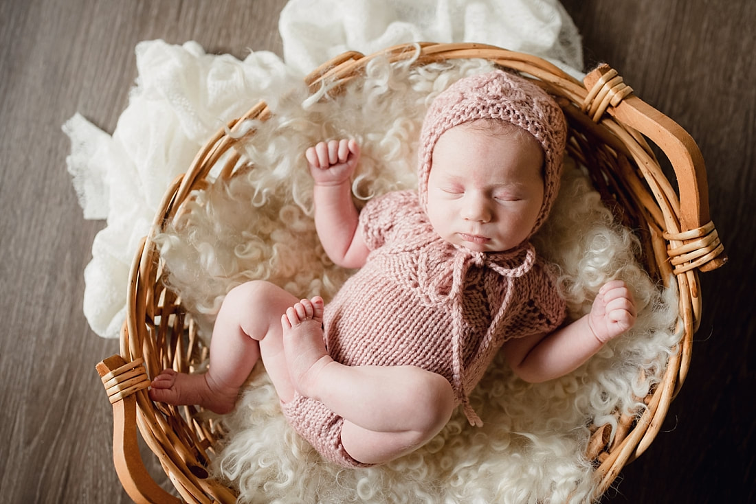 newborn photoshoot ideas - Memphis Newborn Photography