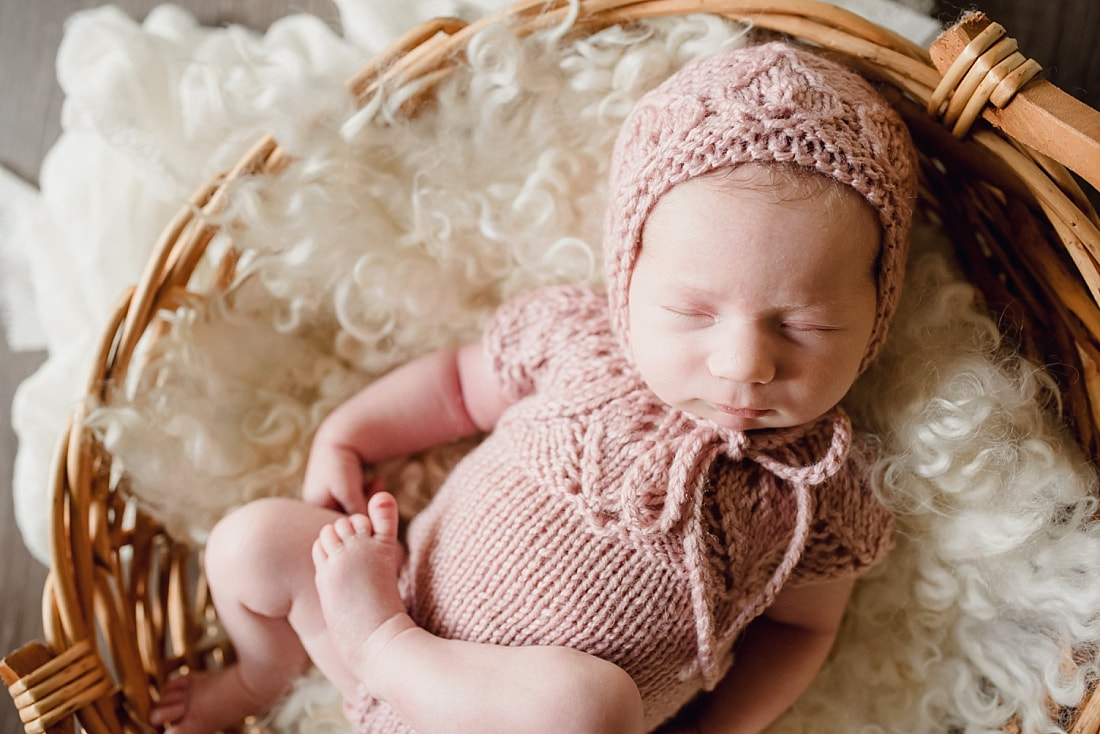 newborn photoshoot ideas - Memphis Newborn Photography