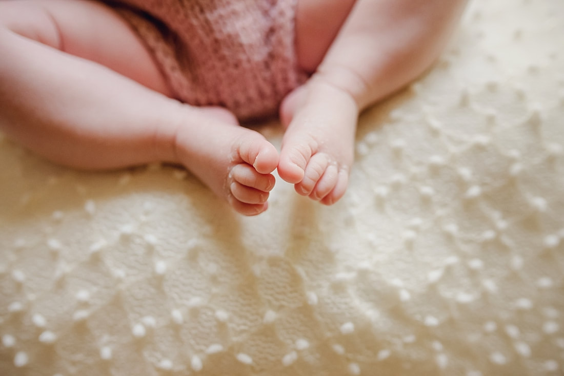 newborn baby toes