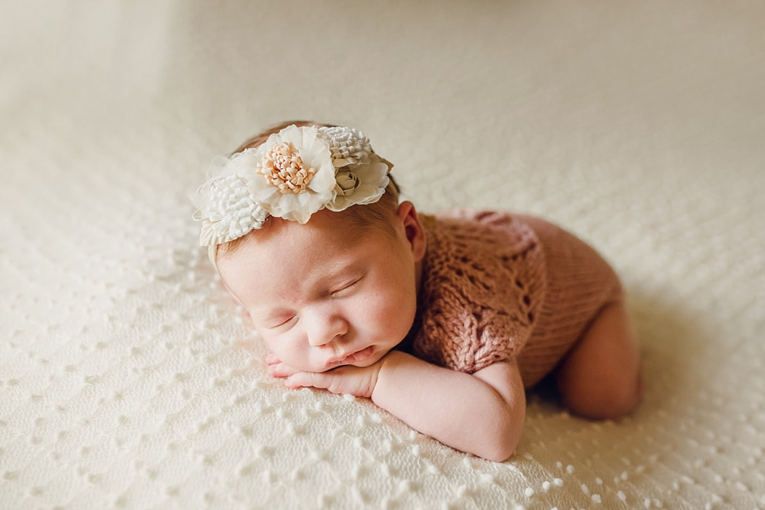 newborn photoshoot ideas at home - Memphis Newborn Photography