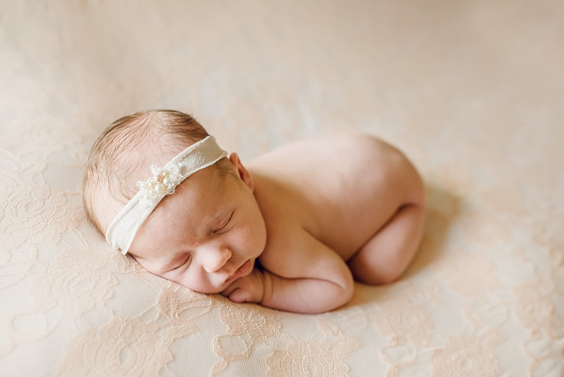 newborn photoshoot ideas - Memphis Newborn Photography