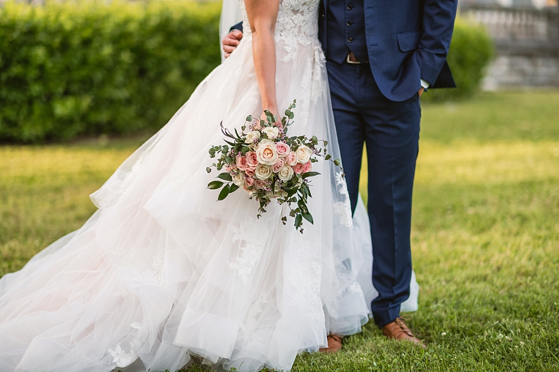 bridal portraits + Pink Palace Wedding + Memphis, TN