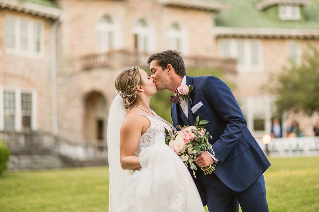 bridal portraits + Pink Palace Wedding + Memphis, TN