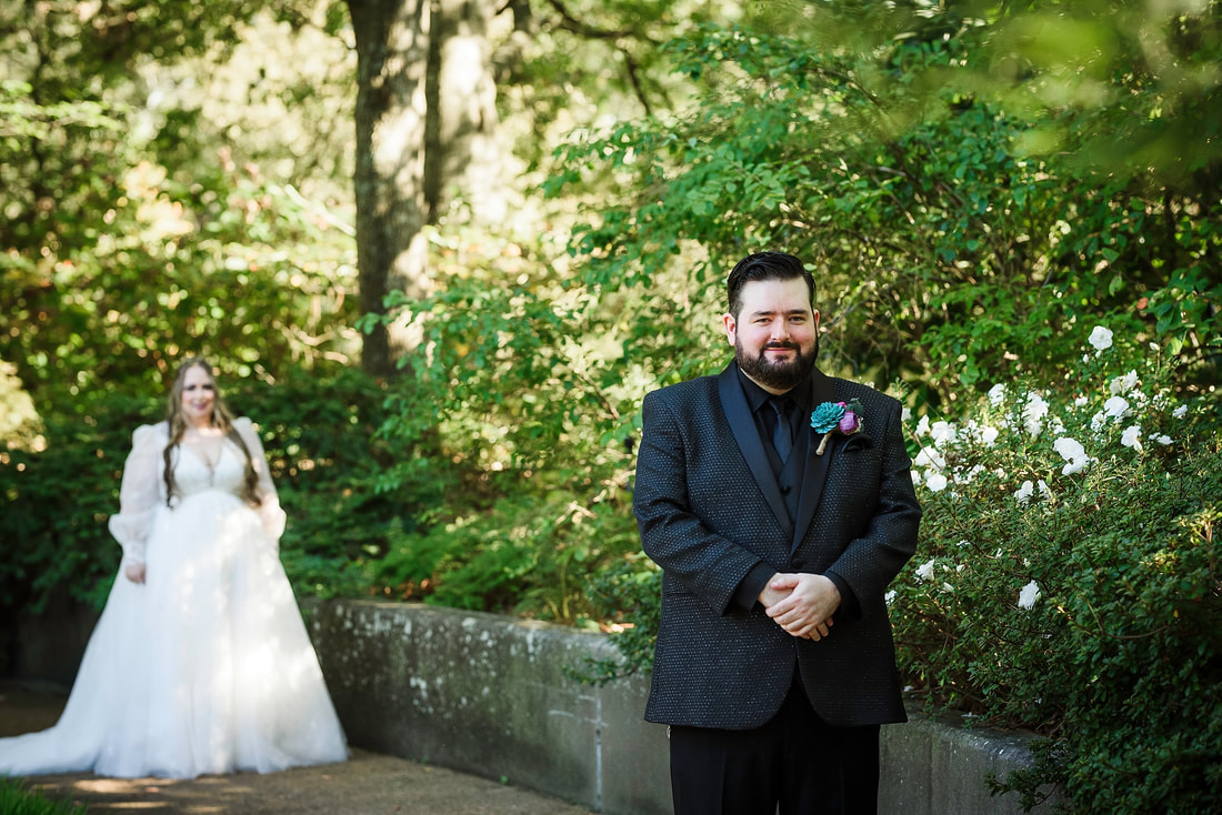 Bride and Groom having their first look at the Memphis Botanic Garden