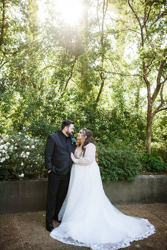 Bride and Groom portraits at Memphis Botanic Garden